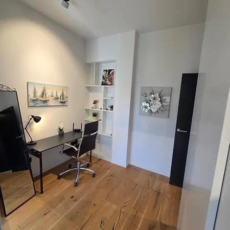 Elegant Oasis Center,ndk,vitosha Blvd Апартаменты *